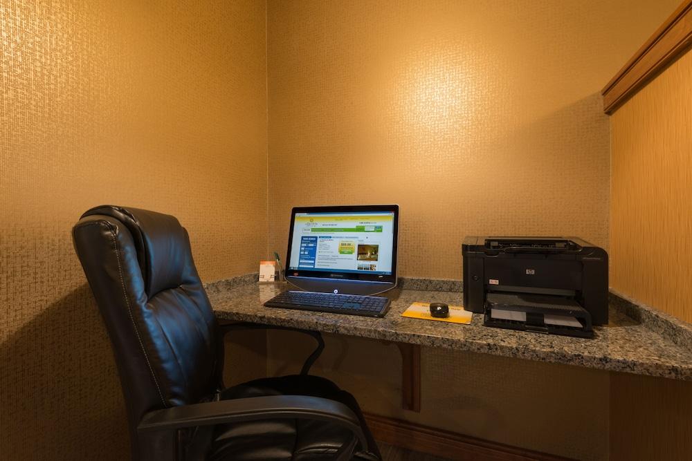 La Quinta Inn By Wyndham Buffalo Airport Williamsville Bagian luar foto