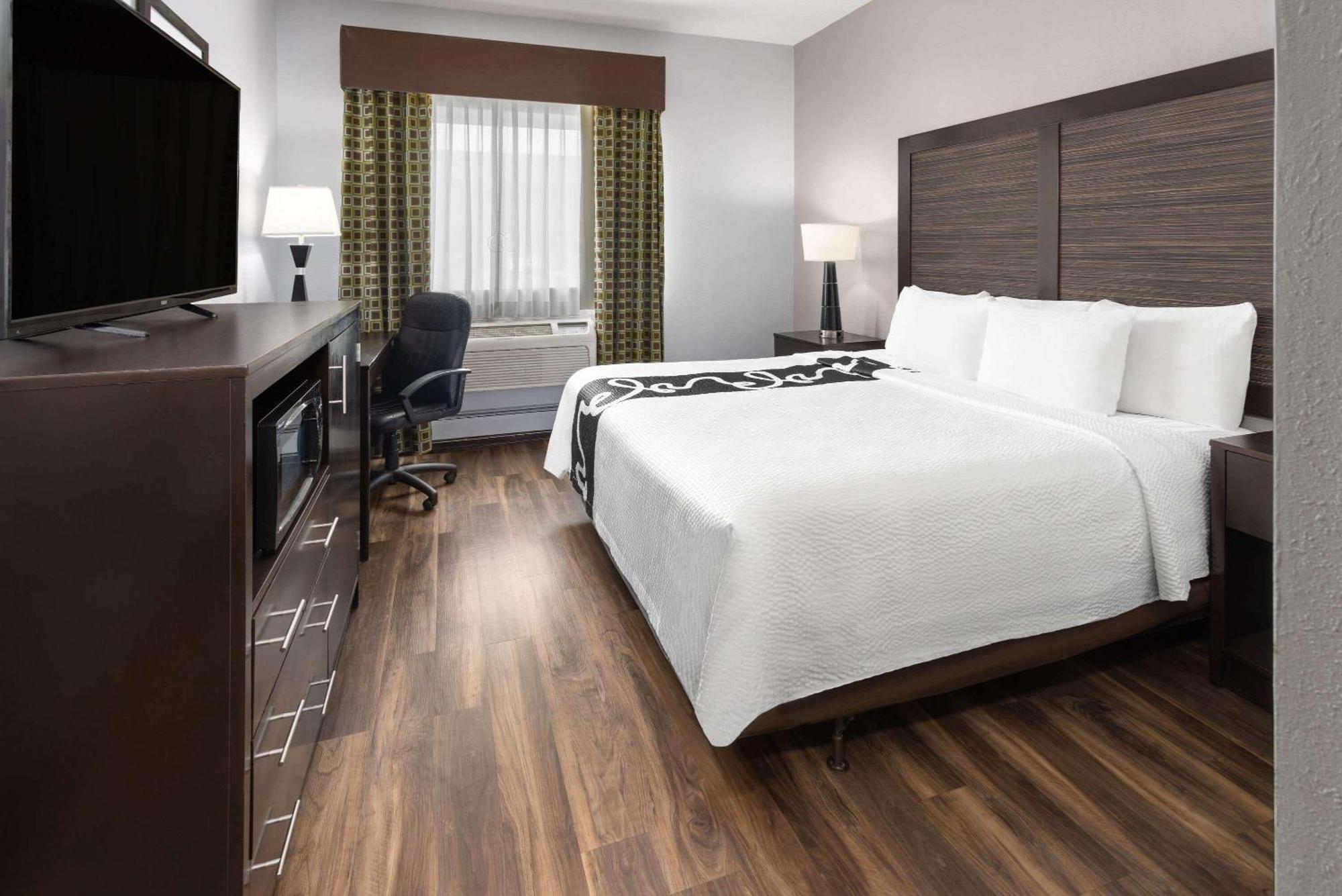 La Quinta Inn By Wyndham Buffalo Airport Williamsville Bagian luar foto