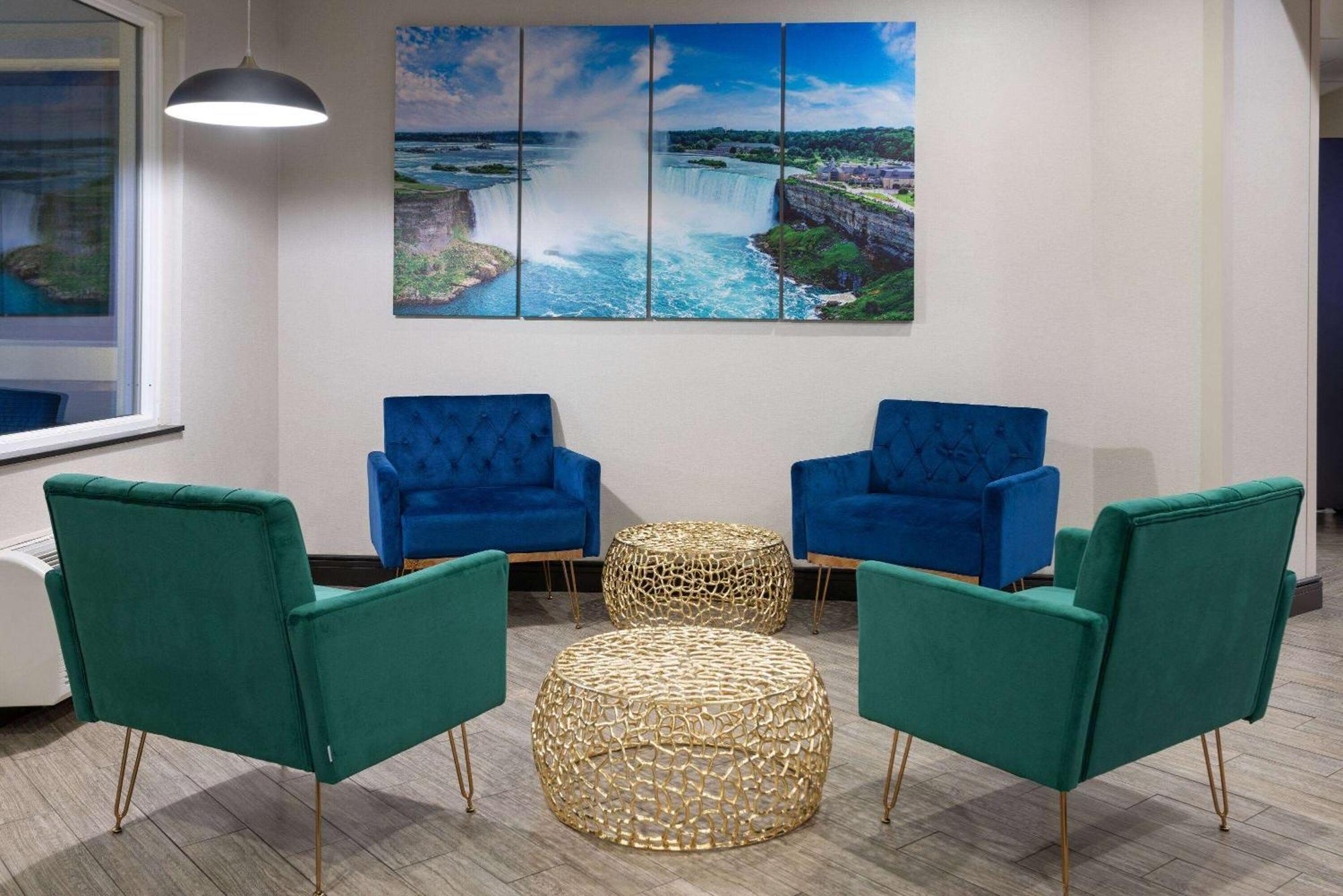 La Quinta Inn By Wyndham Buffalo Airport Williamsville Bagian luar foto