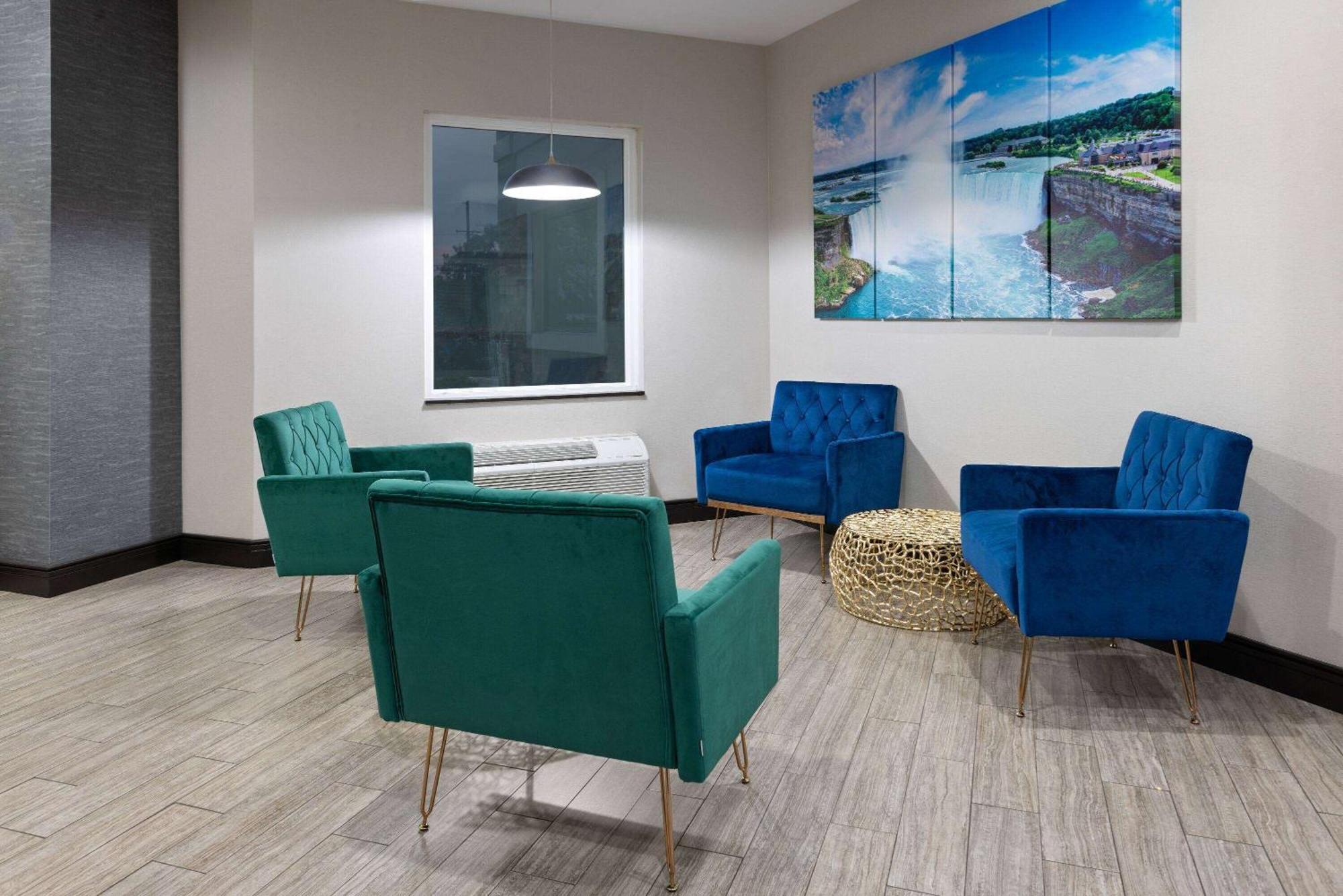 La Quinta Inn By Wyndham Buffalo Airport Williamsville Bagian luar foto